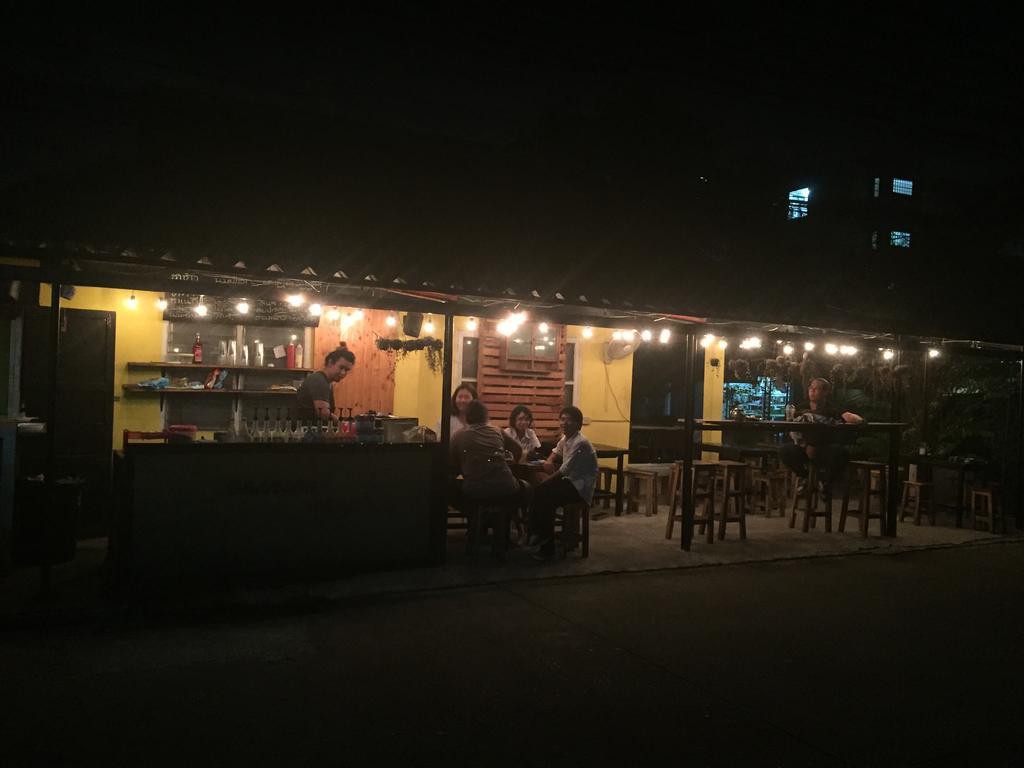 Wan Home Bangkok Bagian luar foto
